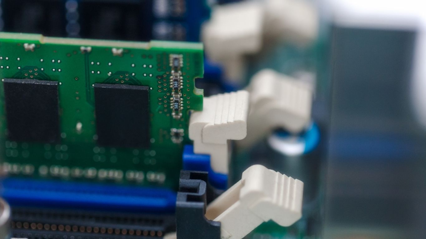 get best and cheap SSD hosting Space